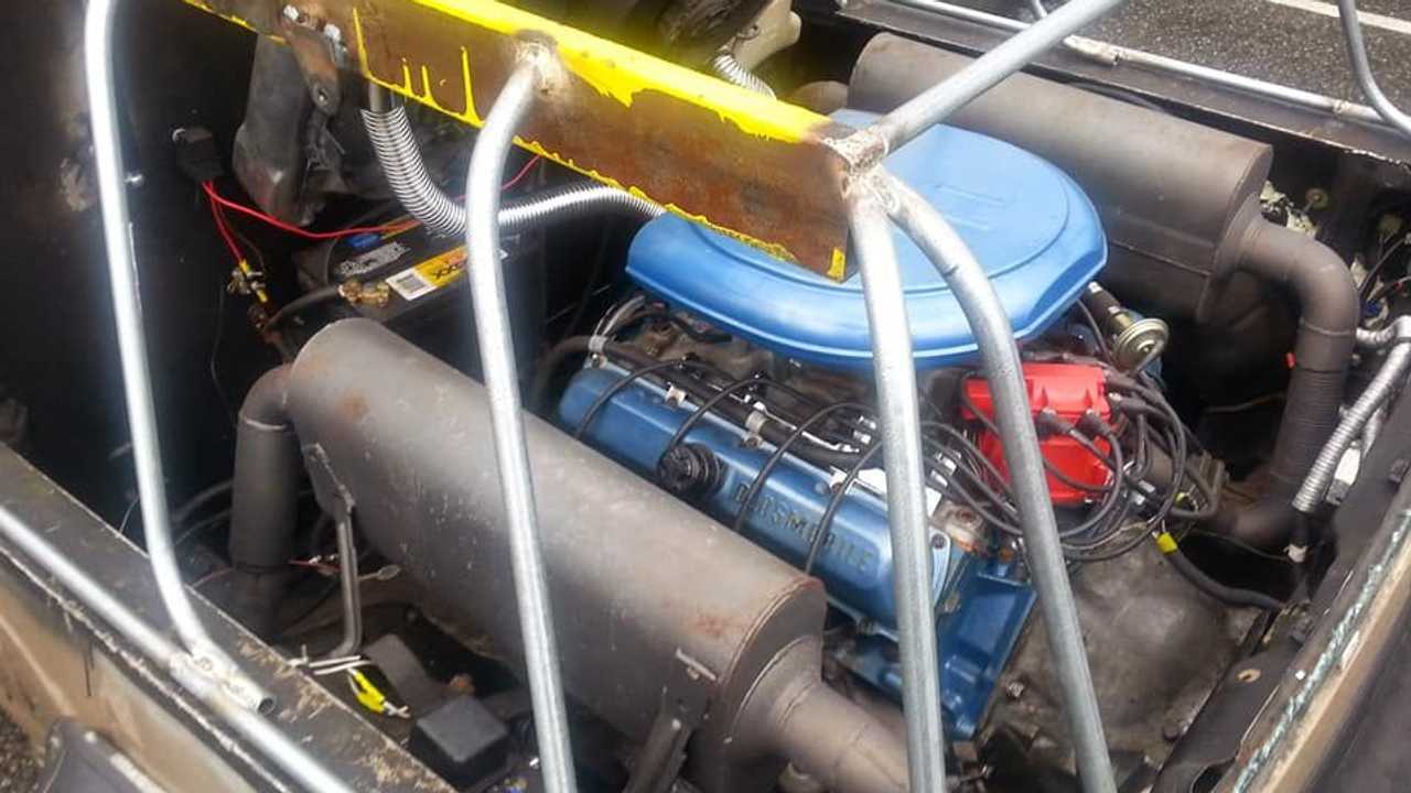 Honda Civic con motor V8 Oldsmobile