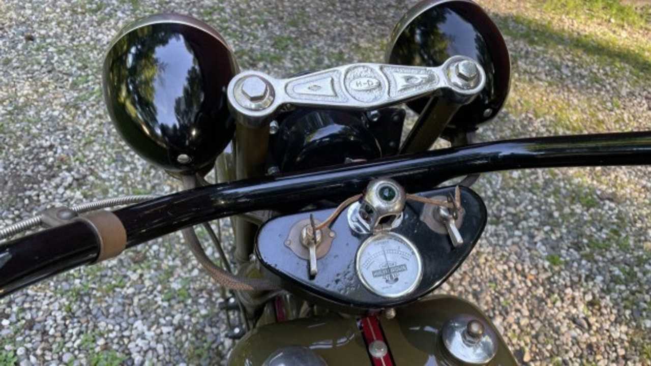1929 Harley-Davidson Model J Bring a Trailer