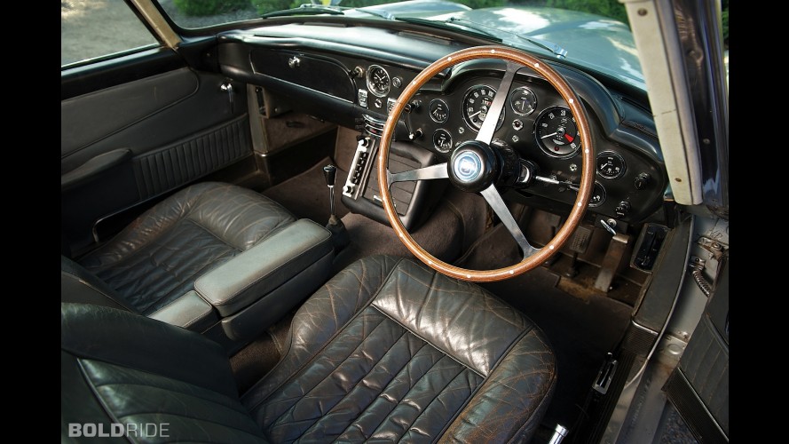 Aston Martin DB5 James Bond