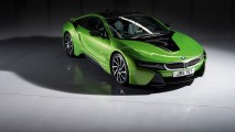 BMW i8 İngiltere’de yeni ve canlı renk seçeneklerine kavuştu