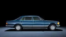 Vor 40 Jahren: Mercedes-Benz bringt Fahrerairbag und Gurtstraffer in die Serie