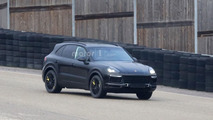 2018 Porsche Cayenne spied for the first time