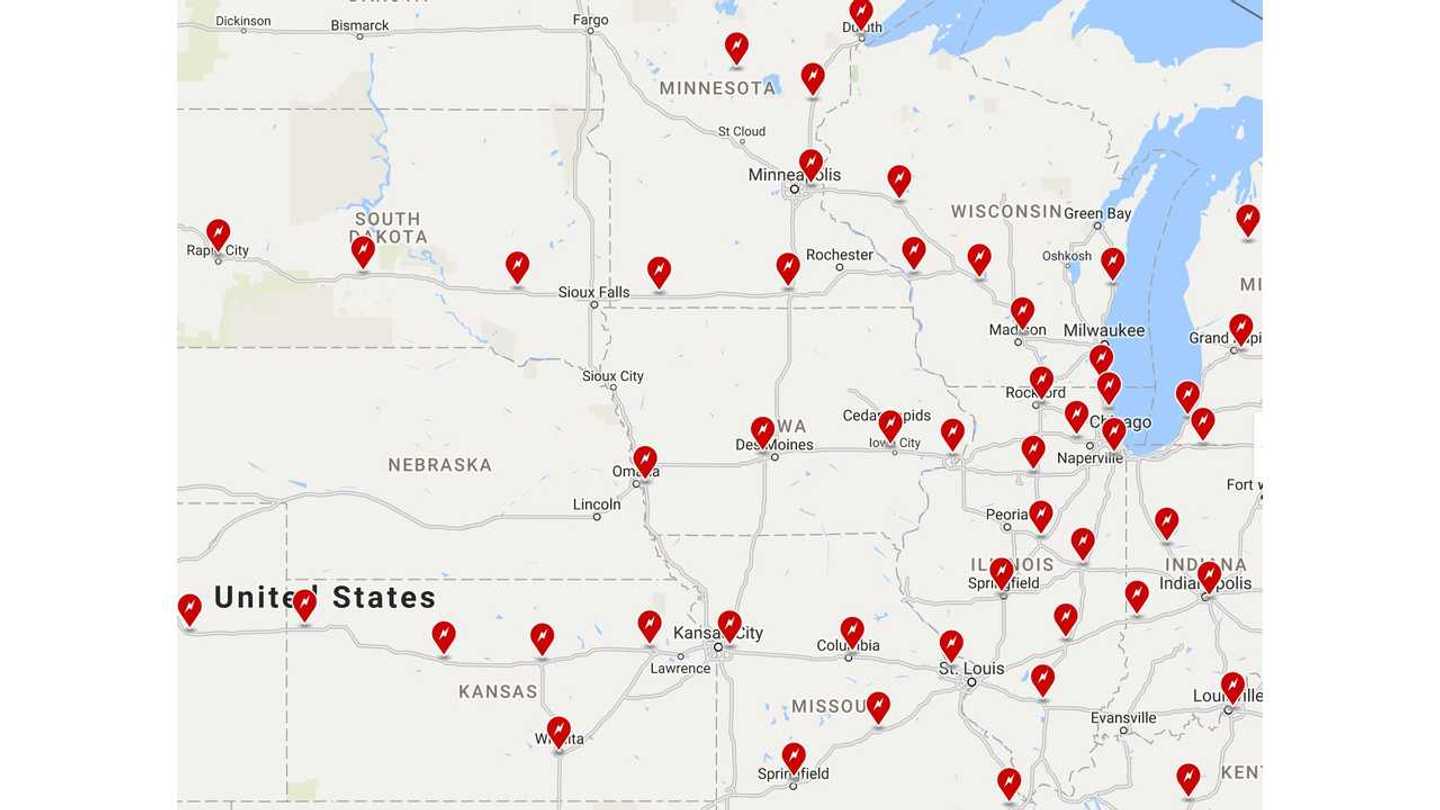 Tesla Teams With Hy-Vee Grocery Chain To Get Superchargers Installed In