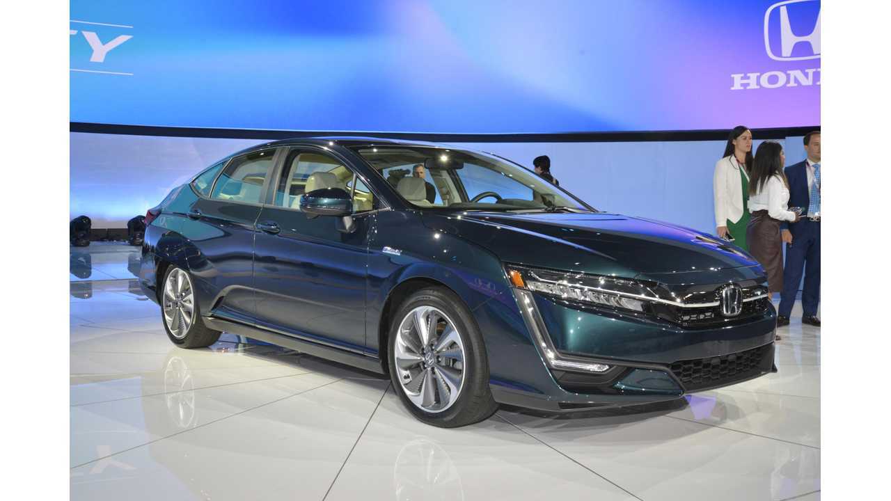 Honda Clarity Plug In Hybrid Priced From 33 400 47 Miles Range Honda Clarity Plug In Hybrid