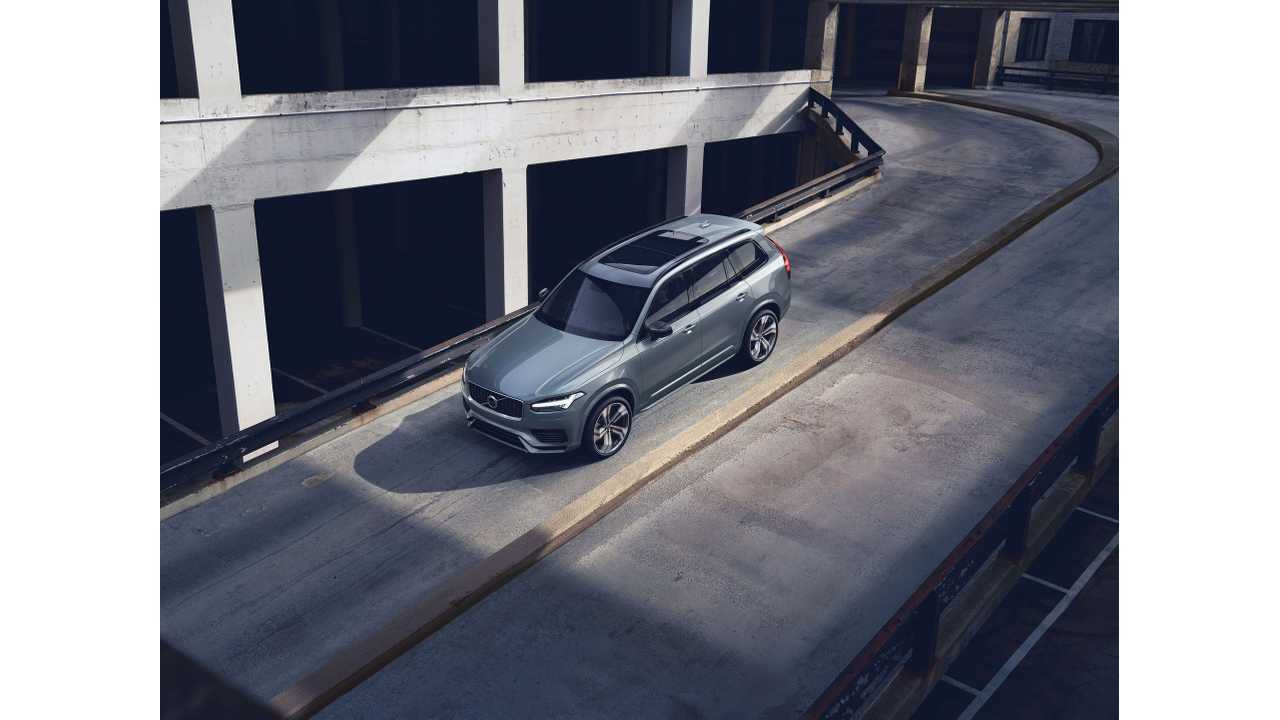 The New Volvo XC90 R-Design T8 Twin Engine in Thunder Grey