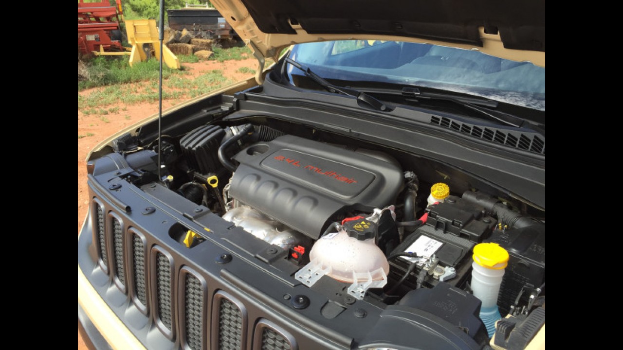 Fiat Toro 2.4 Flex chega em novembro como opção intermediária da linha