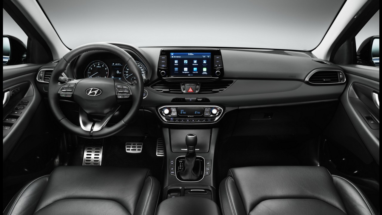 Novo Hyundai i30 2017 estreia com motor turbo e câmbio de dupla embreagem - veja fotos