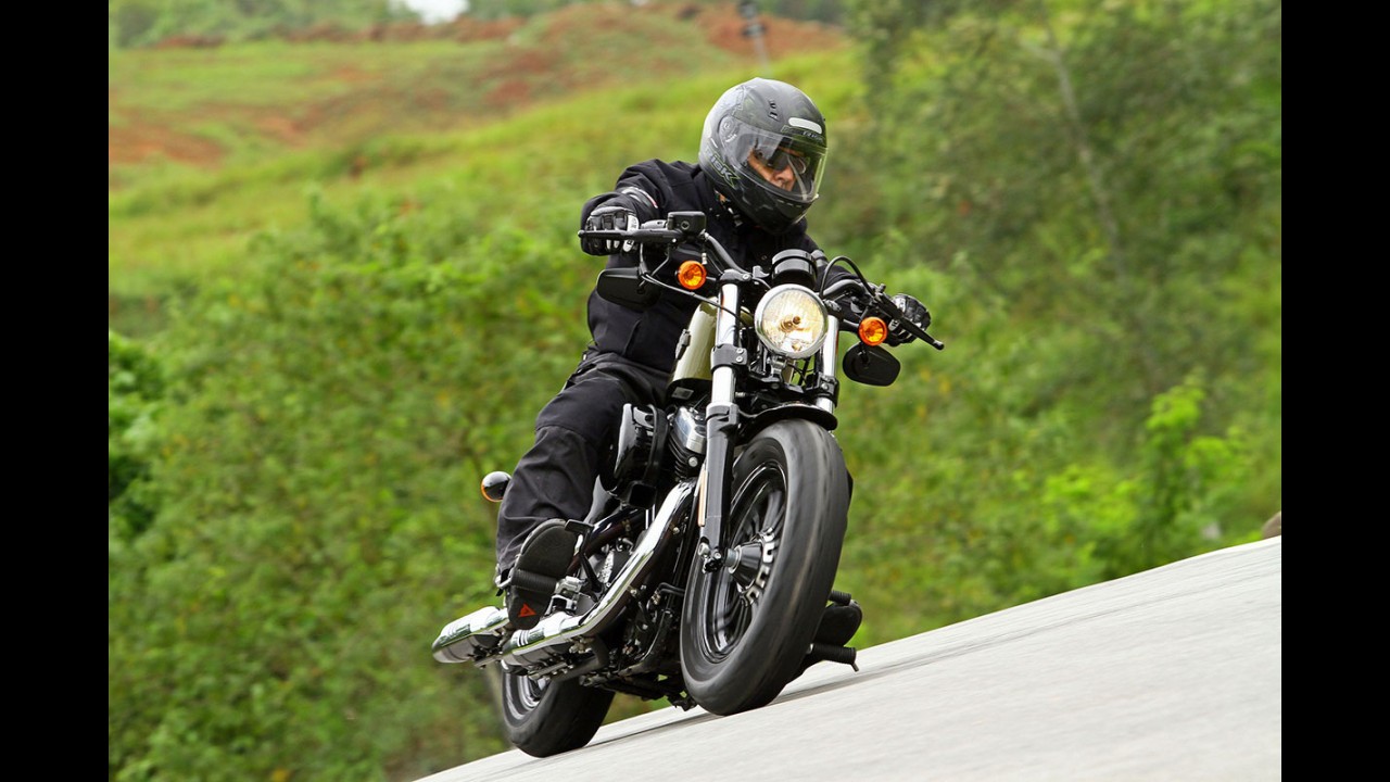 Duelo ianque: a esportividade da Indian Scout ou a tradição da Harley Forty-Eigth?