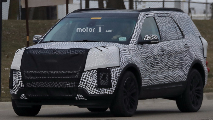 2019 Ford Explorer spy photo