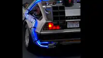 Miniature DeLorean à l'échelle 1:8