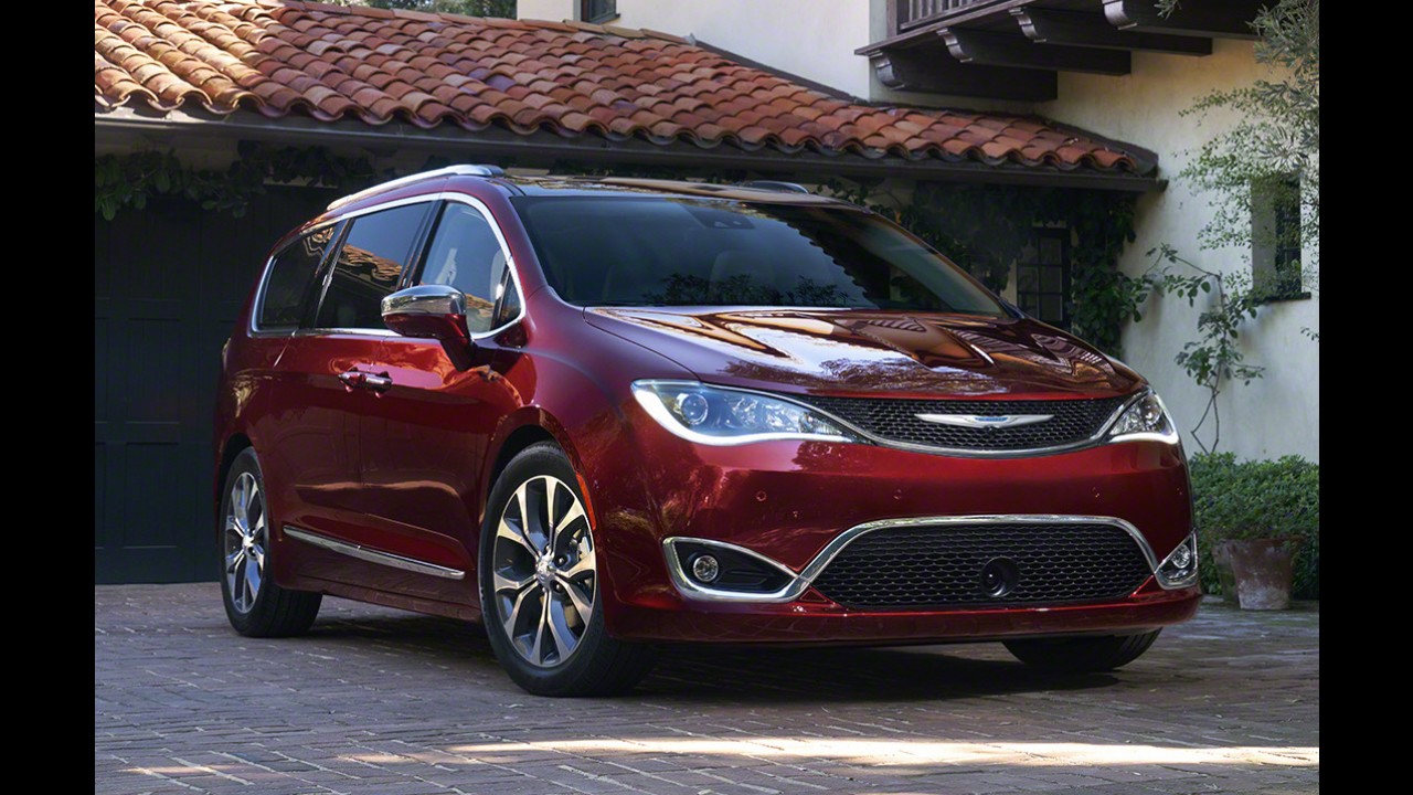 Chrysler inicia produção da minivan Pacifica, sucessora da Town&Country