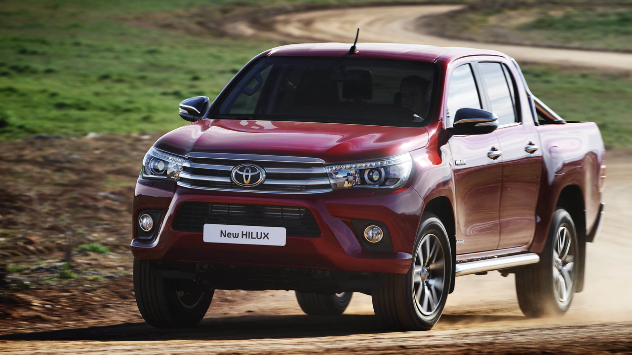 Otomatik vitesli 4x2 Toyota Hilux piyasaya sürüldü