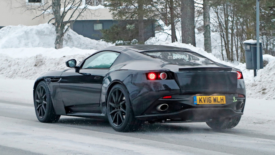 2018 Aston Martin Vantage casus fotoğrafları