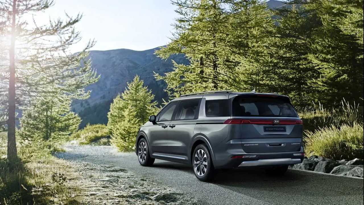 Новая Kia Carnival - первые фотографии