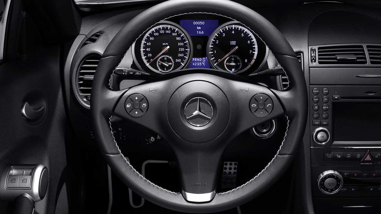 Mercedes, 120 anni di evoluzione del volante