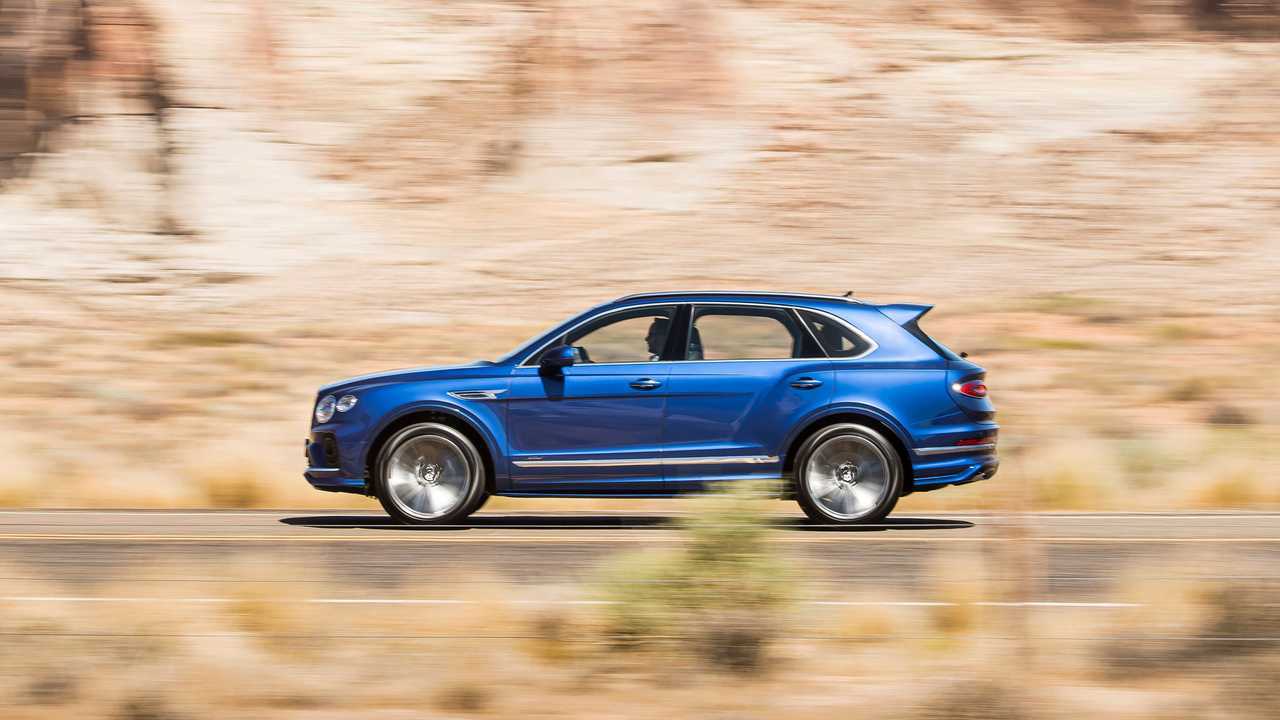 2021 Bentley Bentayga Velocità In Movimento