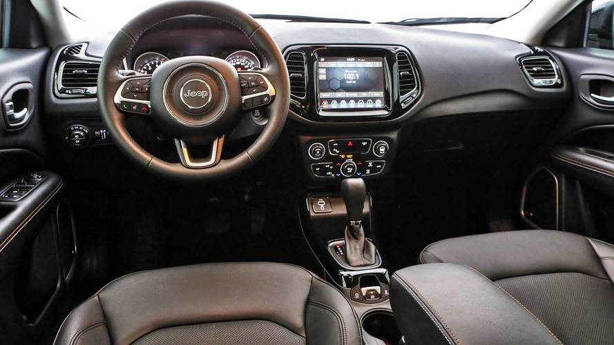 Comparativo Kia Sportage x Jeep Compass