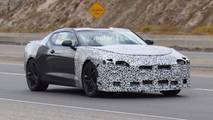 Yeni 2019 Chevy Camaro casus fotoğrafları