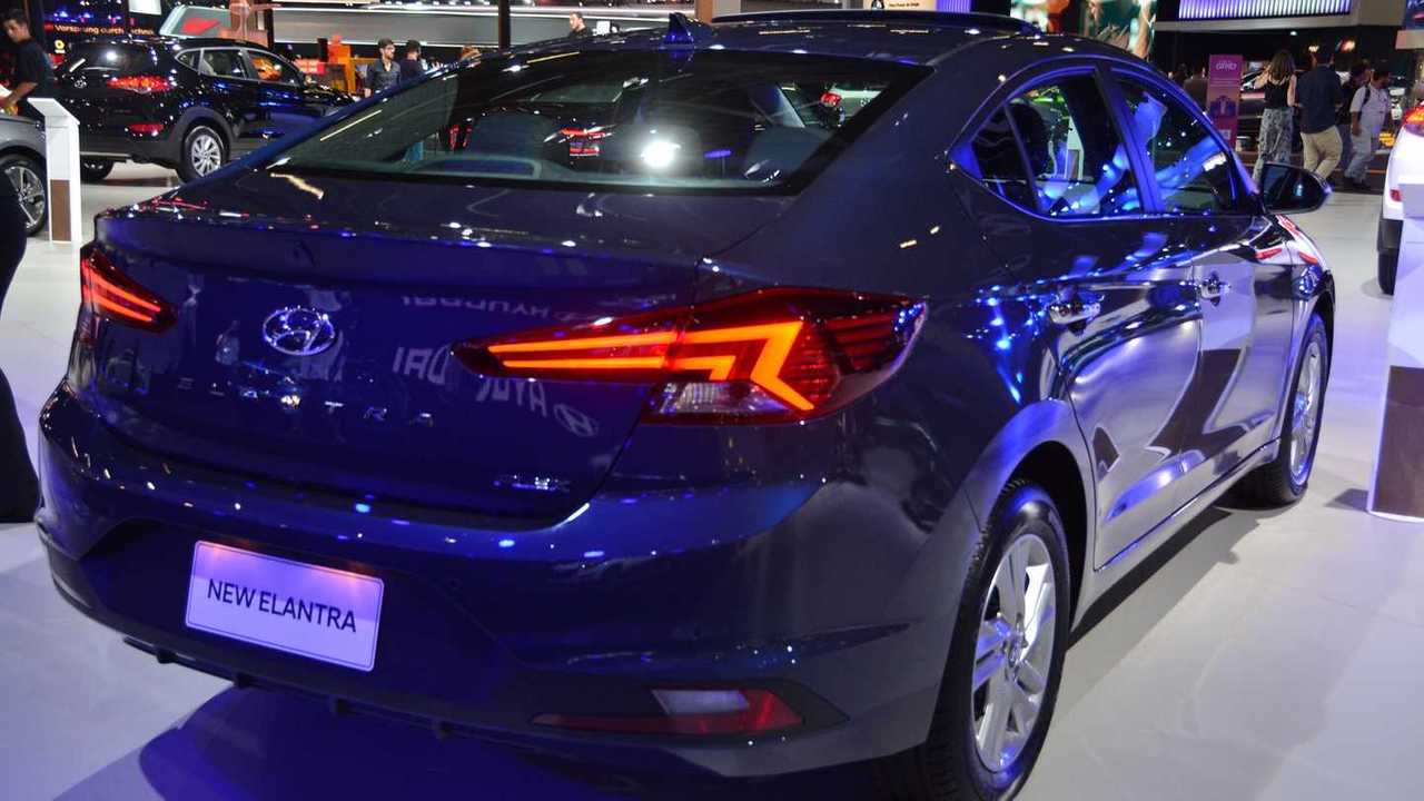 Salão de SP: Hyundai Azera, Elantra e Santa Fe são confirmados para 2019 Hyundai-azera-elantra-e-santa-fe-salao-de-sp-2018