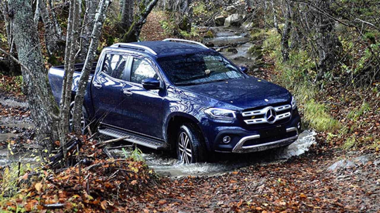 Mercedes Classe X, il pick-up si mette lo smoking