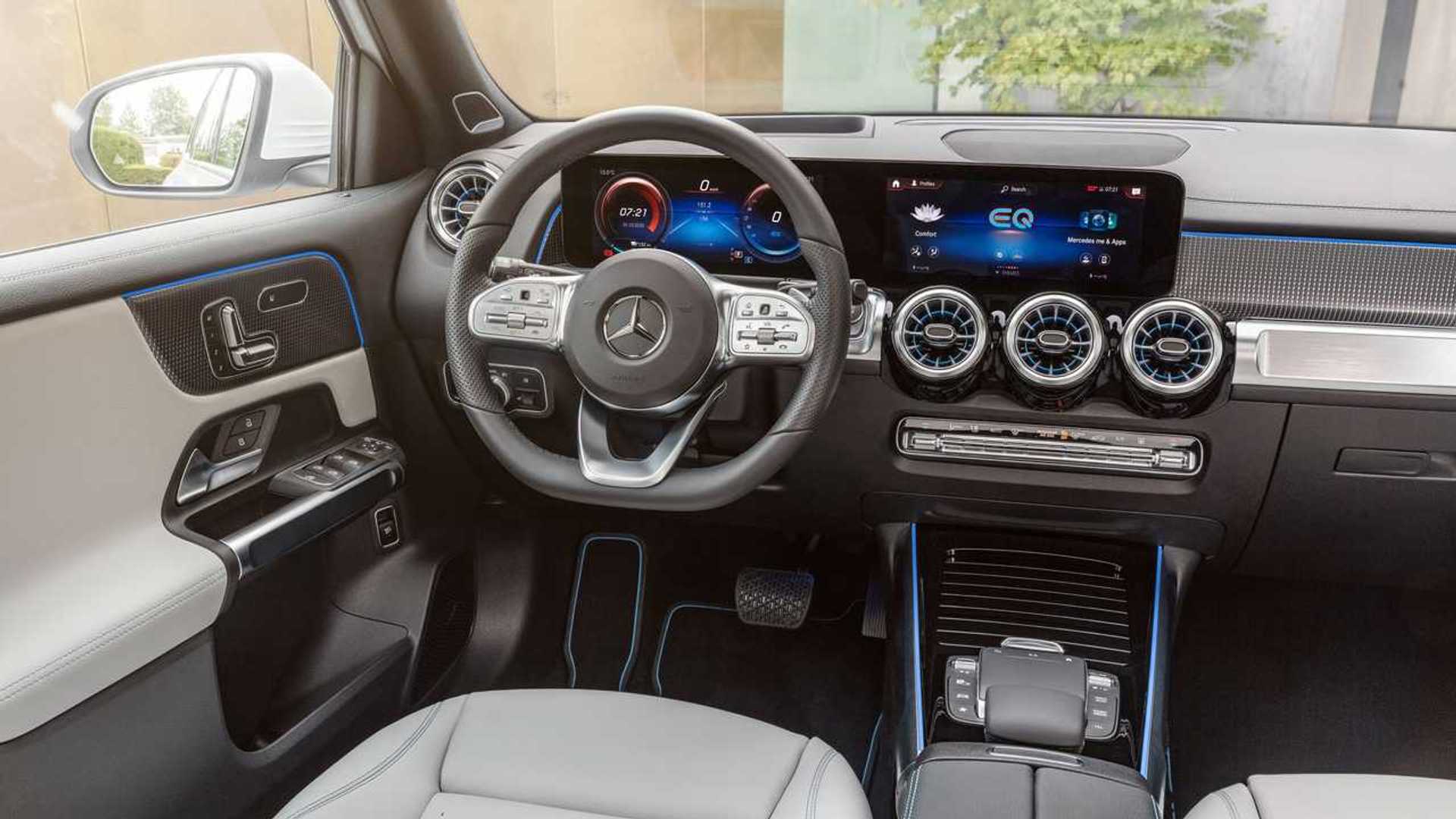 2022-mercedes-benz-eqb-350-interior.jpg