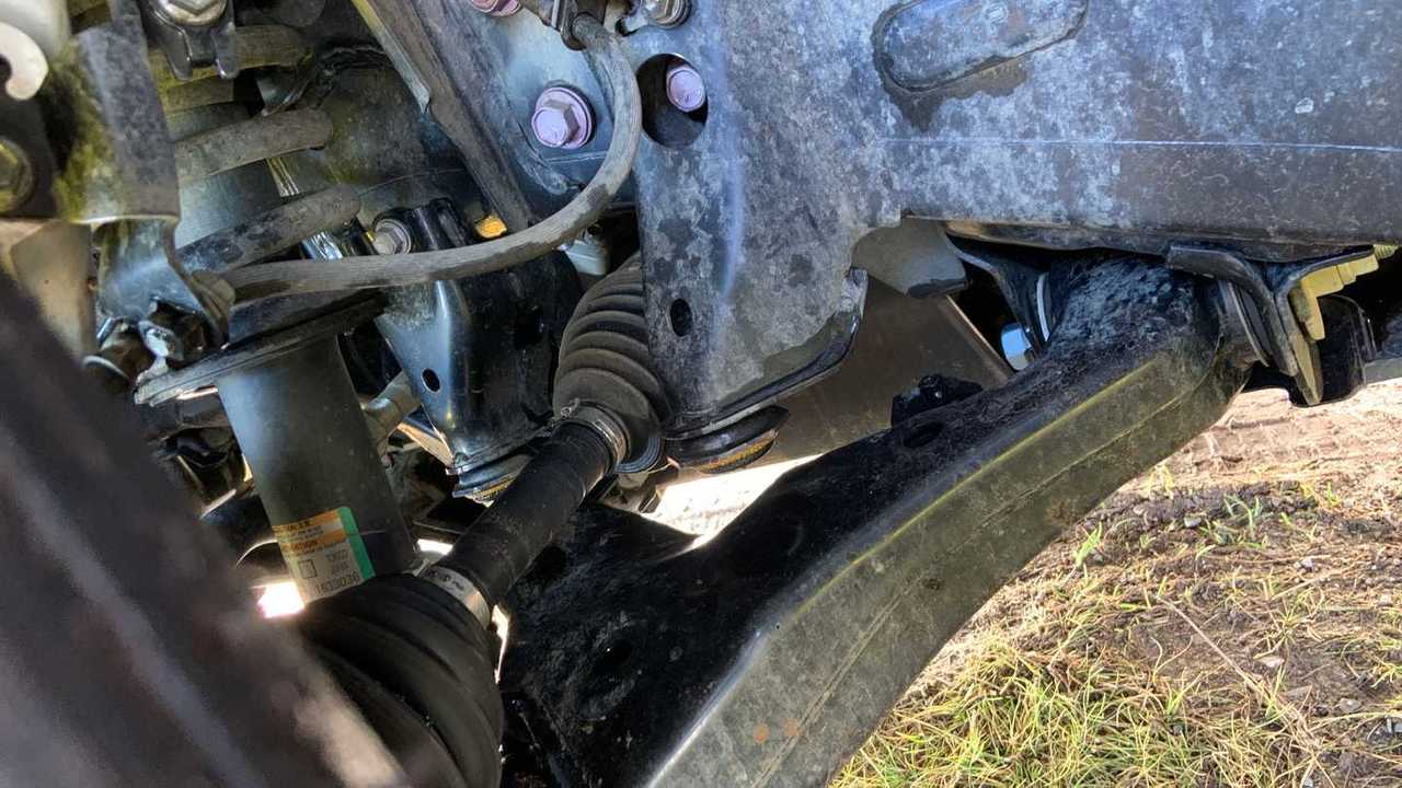 Передняя подвеска Toyota Land Cruiser 300