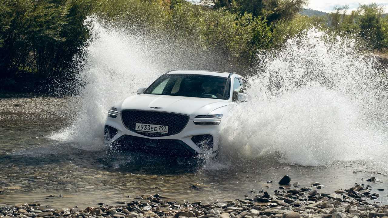 Genesis GV70 на легком бездорожье