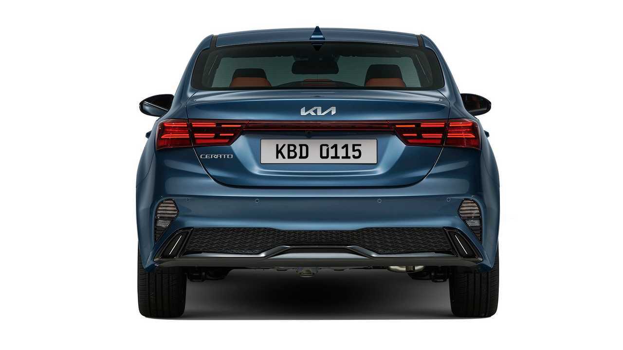 Обновленный Kia Cerato для России, вид сзади (2021)