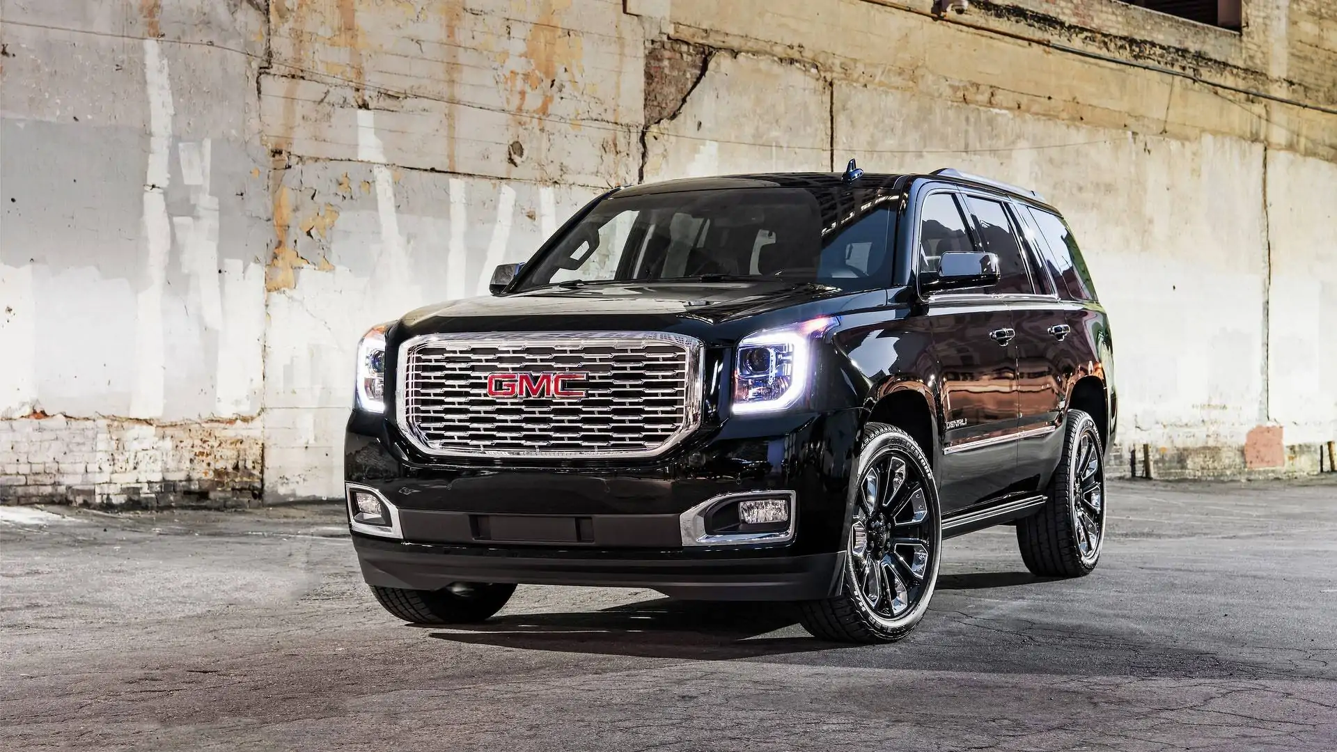 2018 Gmc Yukon Denali Ultimate Black Edition Puts On Tuxedo