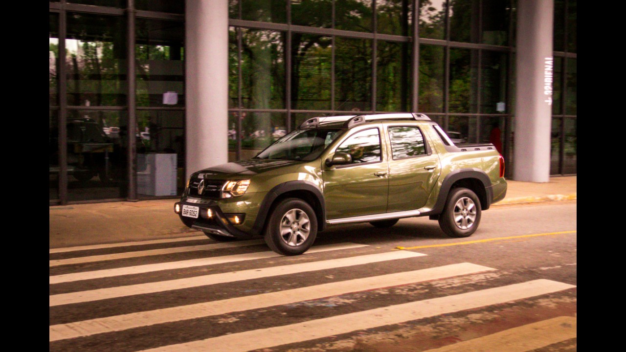 Teste CARPLACE: Renault Oroch ganha câmbio automático e desafia Fiat Toro