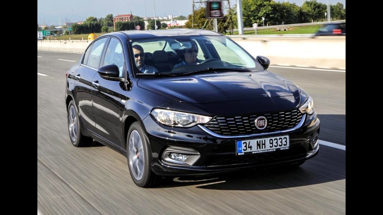 Flagra: Fiat apronta Tipo hatch para estreia no Salão de Genebra