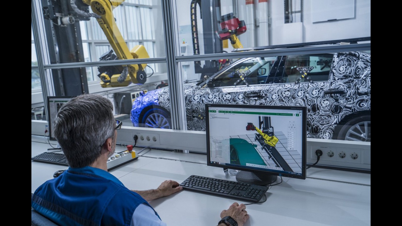 Novo BMW Série 5 começa a aparecer em fotos oficiais durante o desenvolvimento