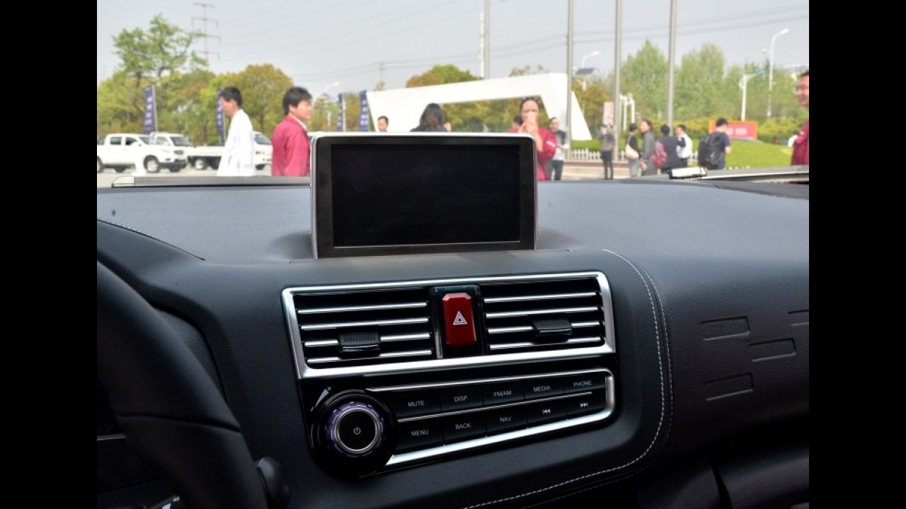 Este é o novo JAC S1, mini-crossover com estilo aventureiro baseado no J2