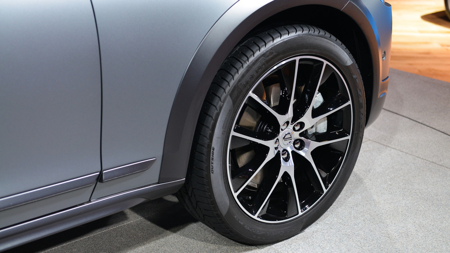 2017 Volvo V9 Cross Country: LA 2016