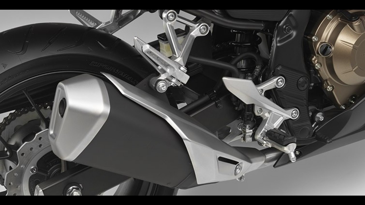 Honda mostra CBR 500R renovada para a linha 2016
