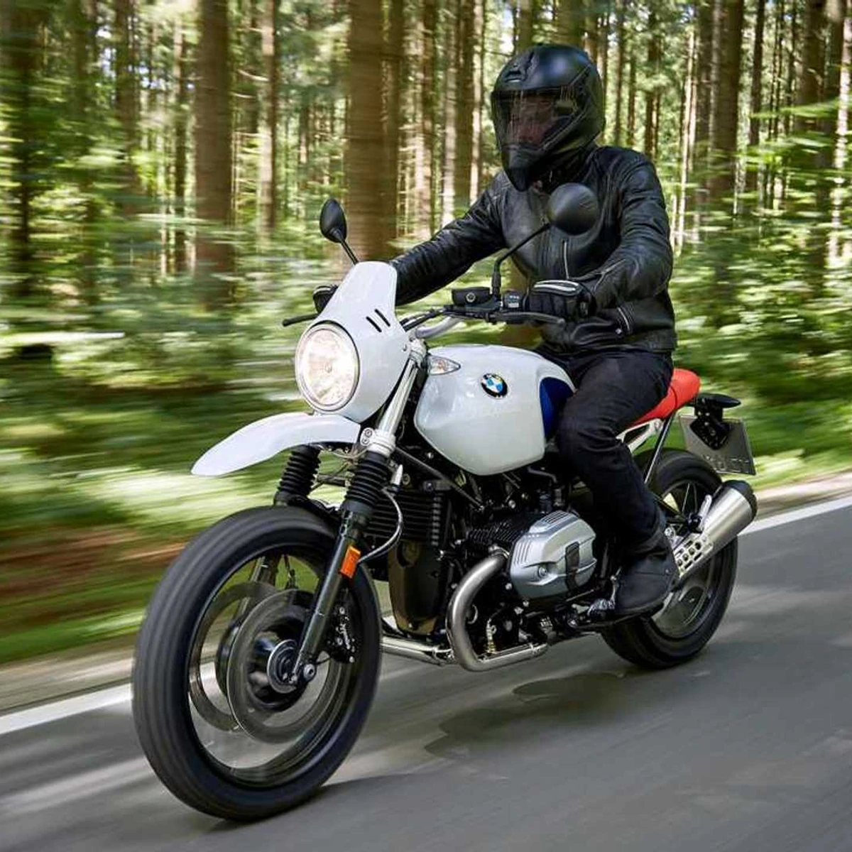 https://cdn.motor1.com/images/mgl/o4M64/s1/1x1/essai-bmw-r-ninet-urban-g-s.webp