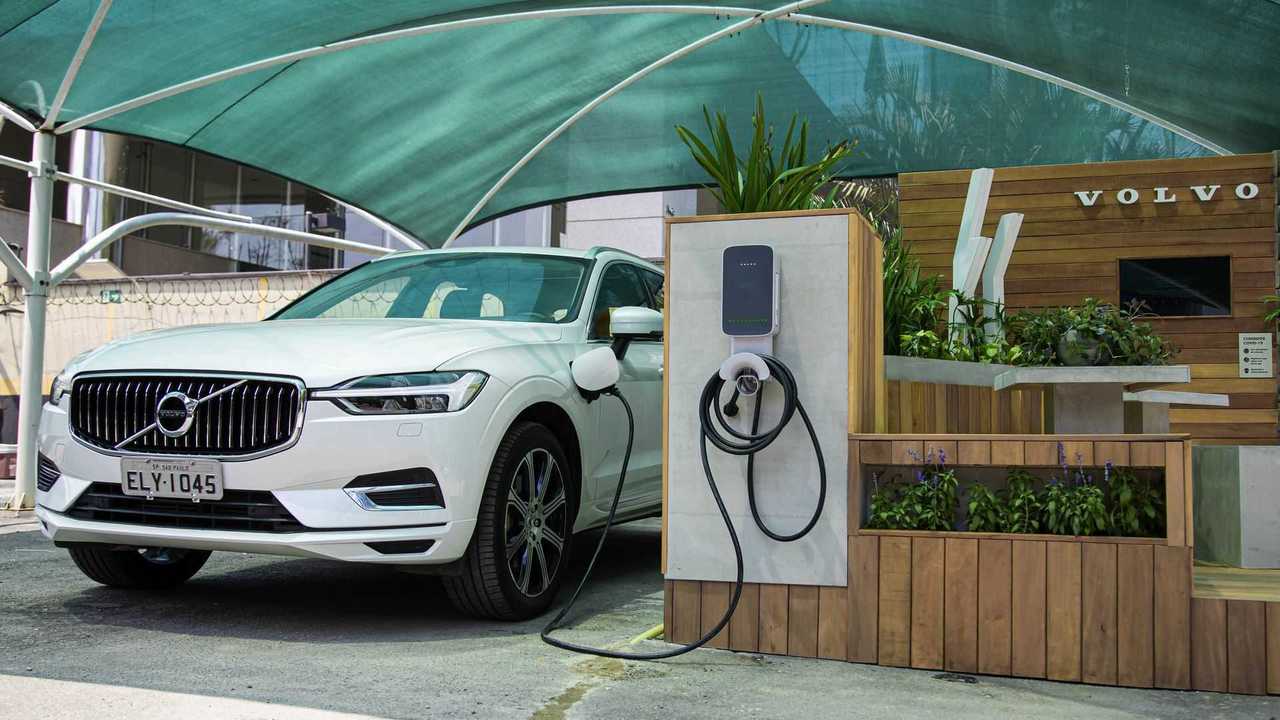 Volvo - estacionamento para elétricos e híbridos plug-in
