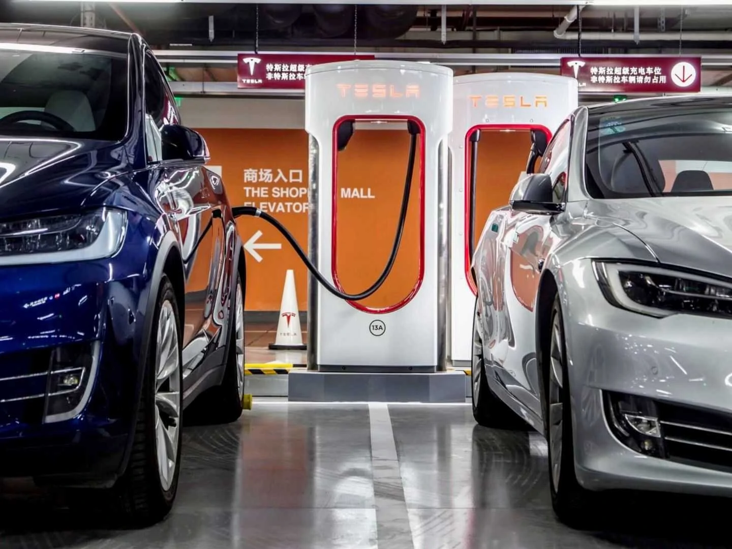 China: Onda de calor e seca limitam serviços de recarga de carros elétricos