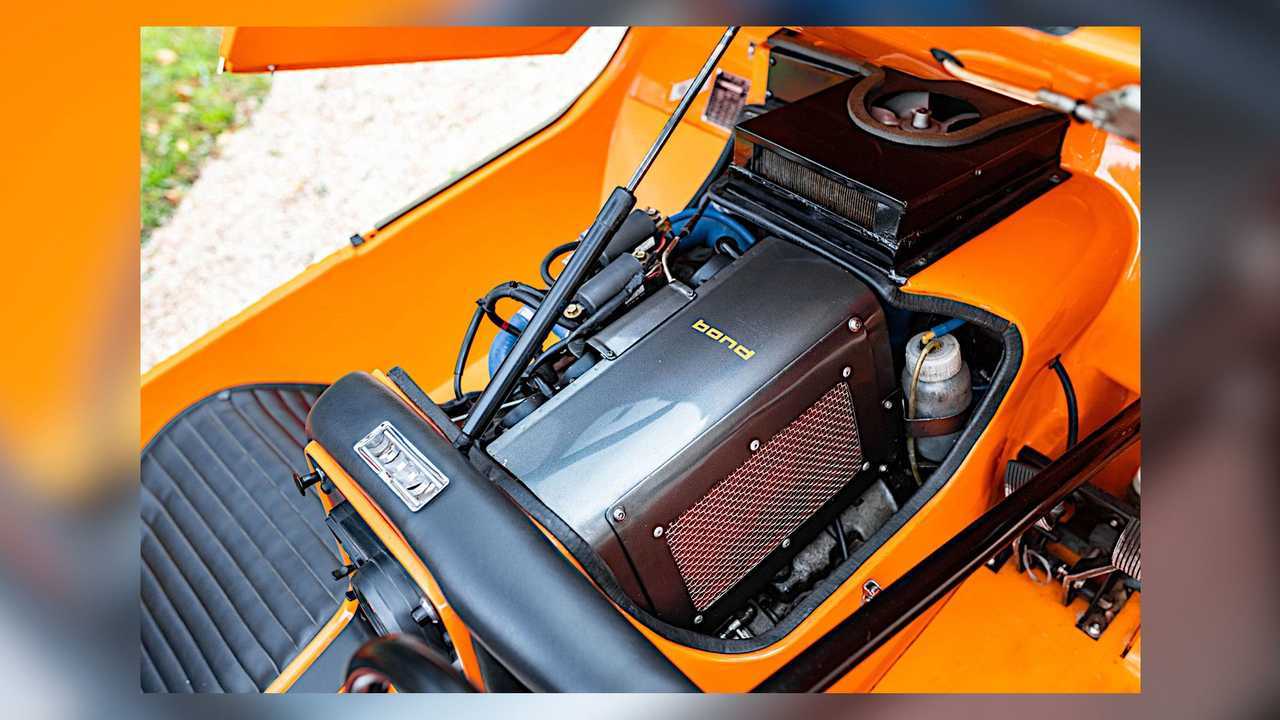 1973 Bond Bug with R1 Engine - Under The Hood Angle