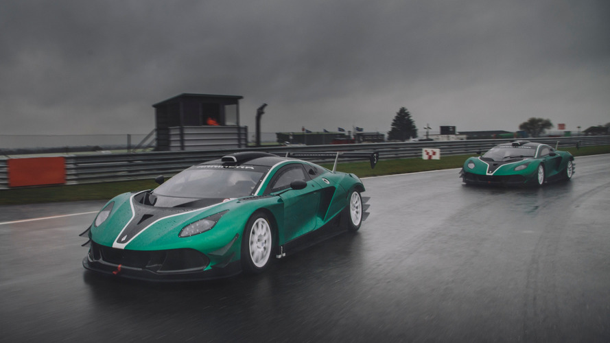 Arrinera Hussarya GT à Snetterton
