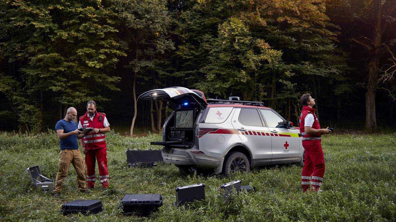 Land Rover Discovery Red Cross Emergency Response Vehicle