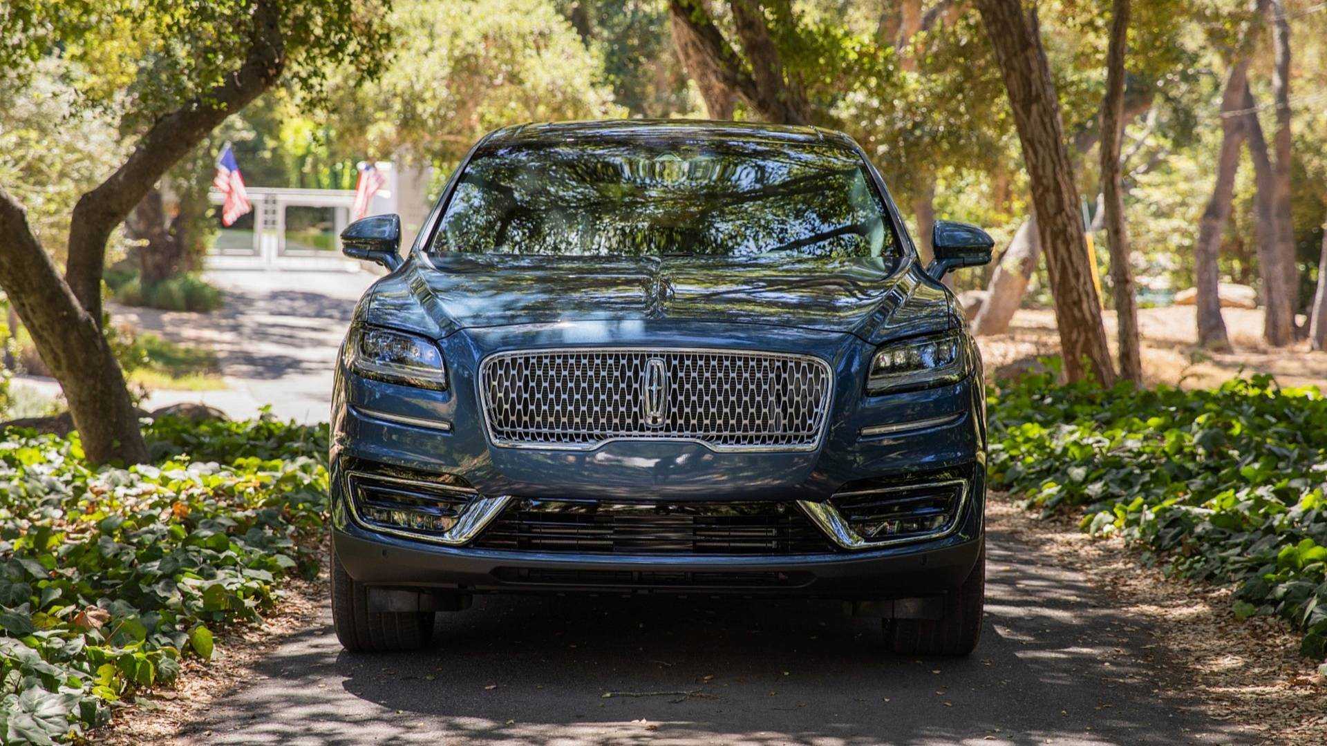 https://cdn.motor1.com/images/mgl/o8QGE/s1/2019-lincoln-nautilus-first-drive.jpg 2019-lincoln-nautilus-first-drive