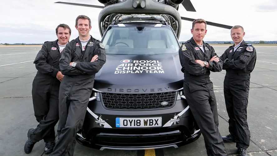 Land Rover Discovery joins RAF's Chinook Display Team