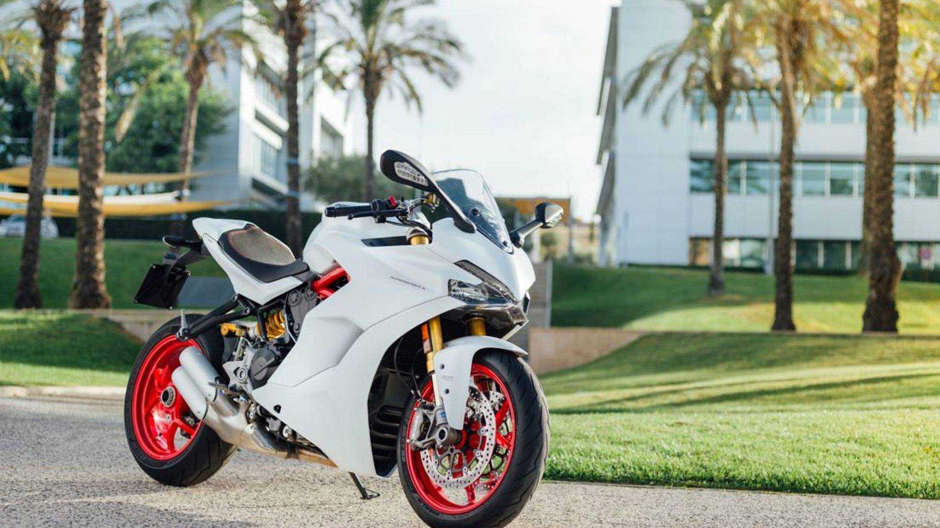 ducati-supersport-s-2018.jpg