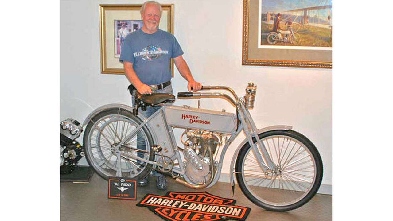 Real Rider: Thom McIlhattan