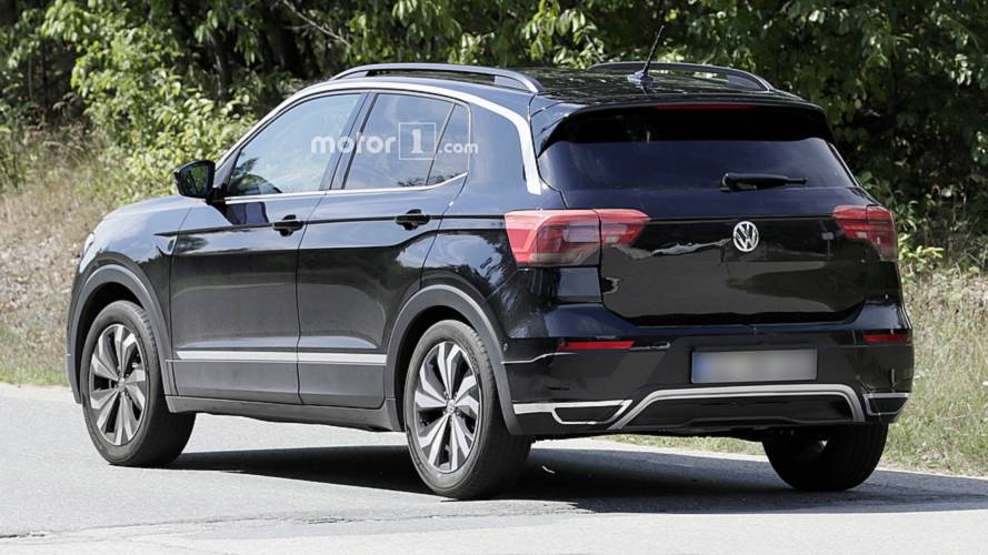 2019 VW T-Cross Hafif Kamuflajlı Casus Fotoğraflar