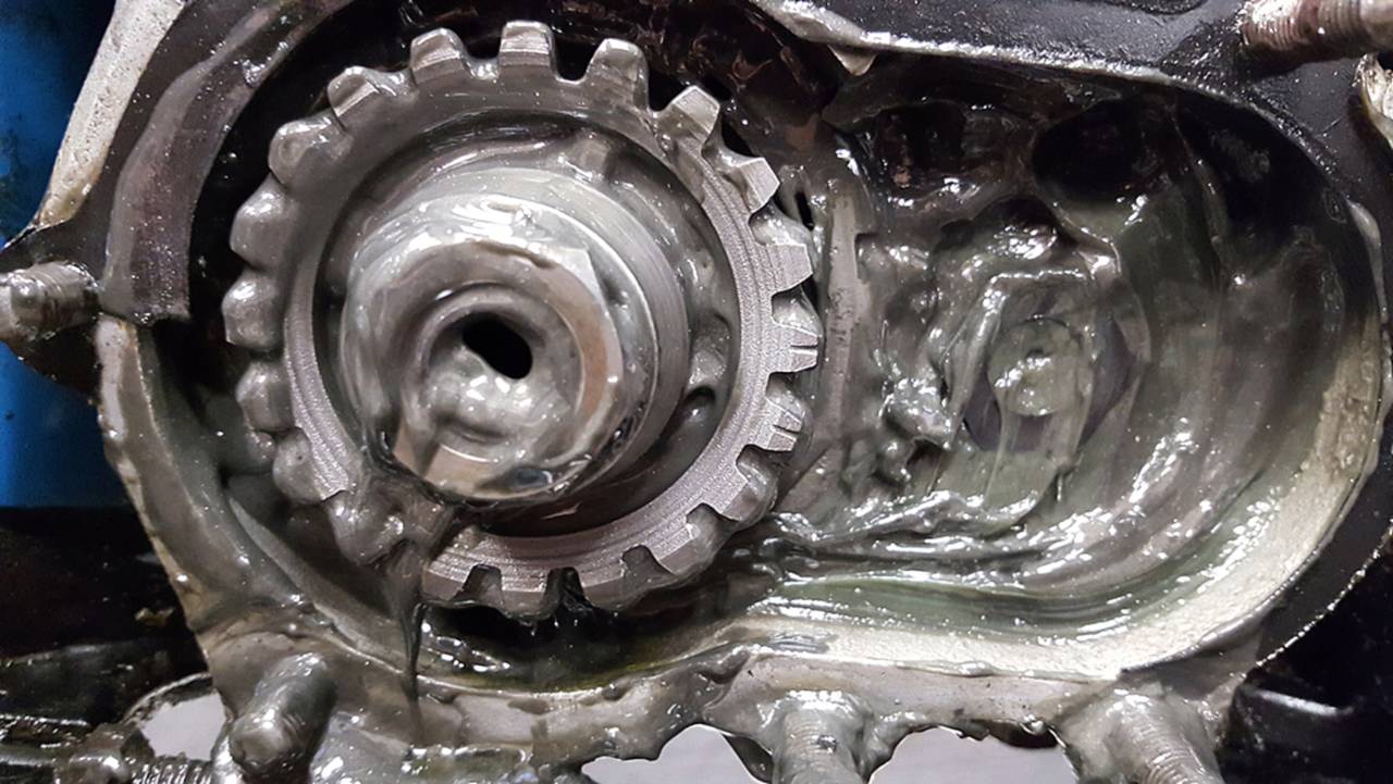 Those two marks make all the difference when setting up the kicker gears.