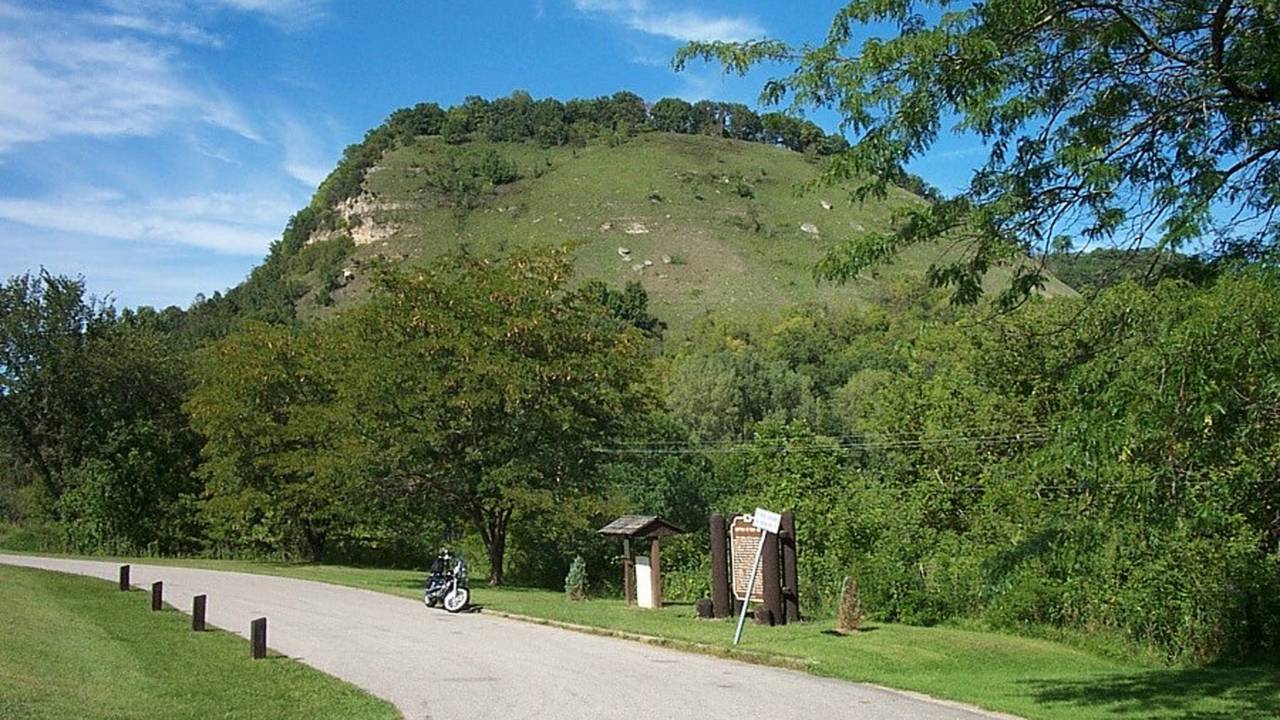 The final two-day battle of the Black Hawk War took place in this area.