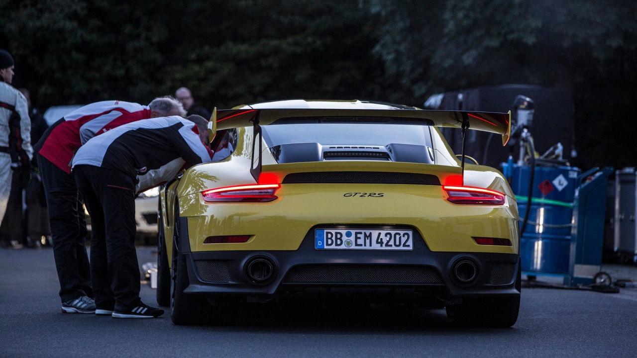 Porsche 911 GT2 RS Nurburgring Record photo