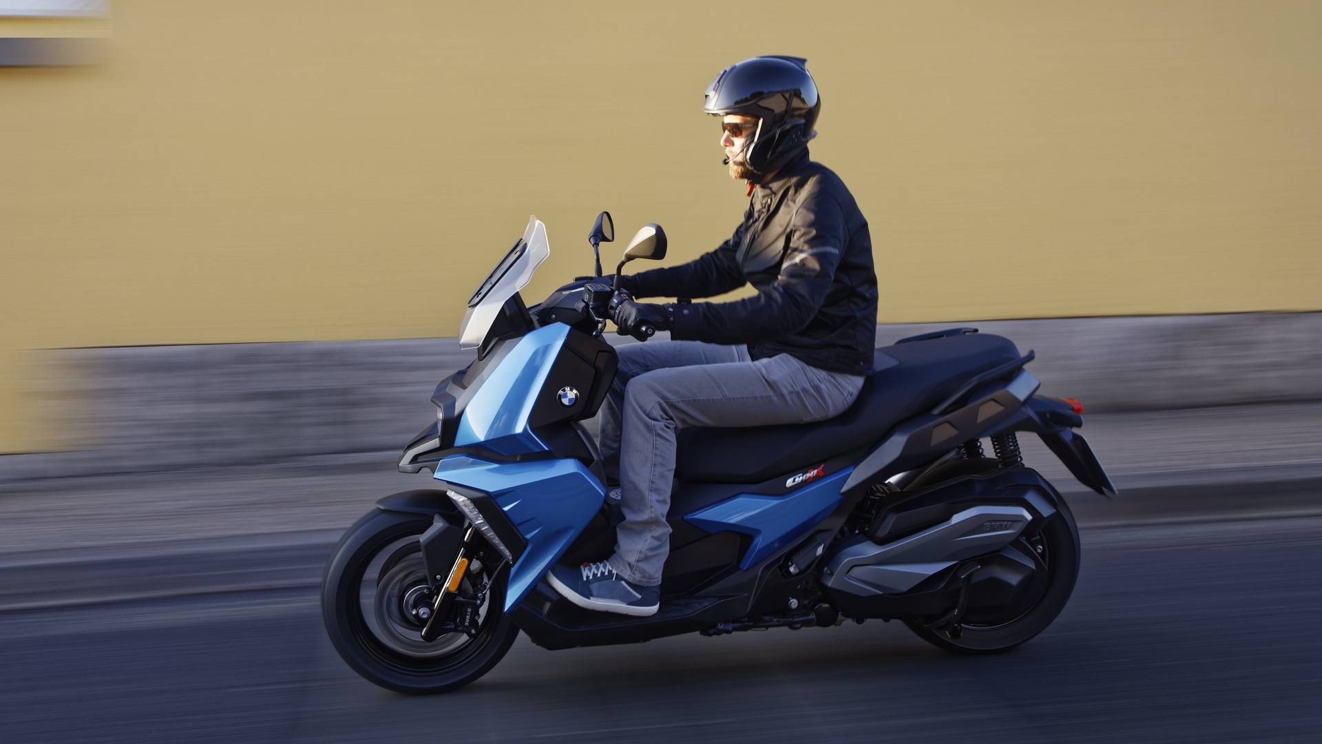 Bmw Entra En El Mercado De Los Scooters Medios Con El C 400 X
